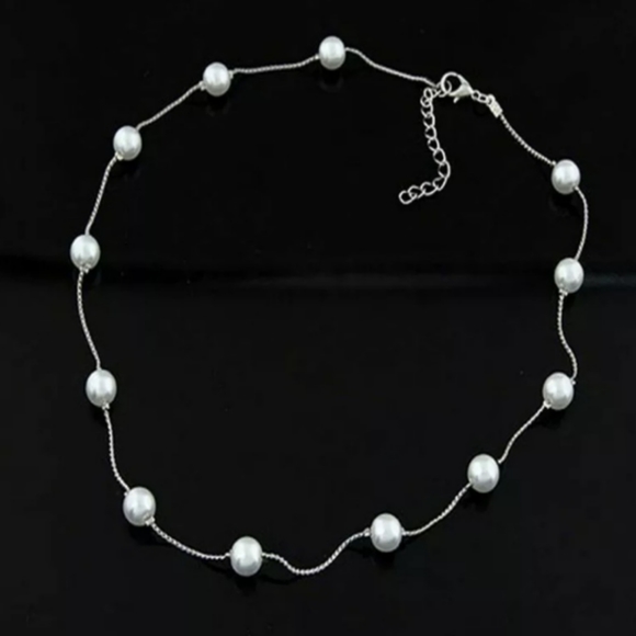 Elegant Pearl Single Strand Necklace - Picture 5 of 7